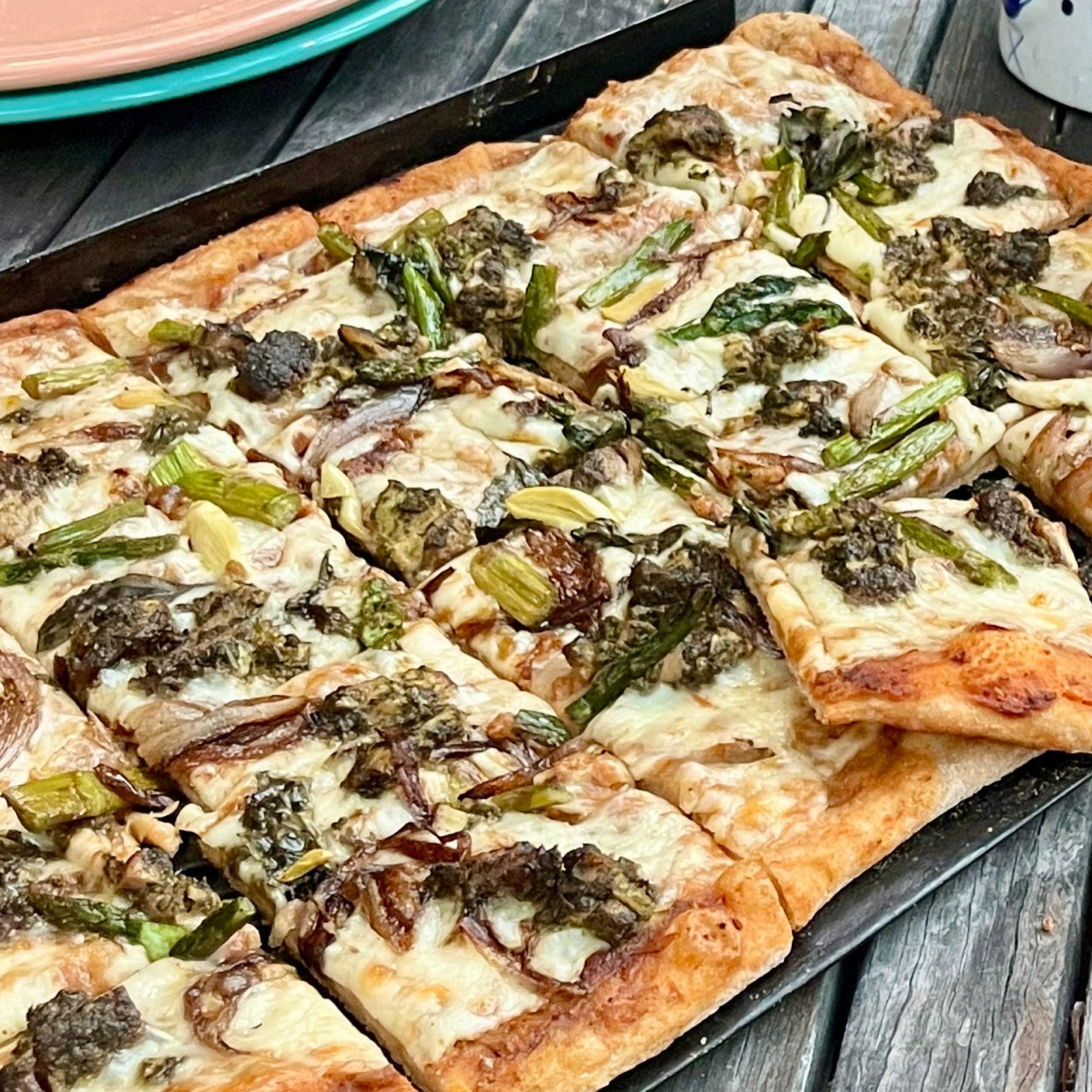 Pizza with Pesto Chicken and Asparagus
